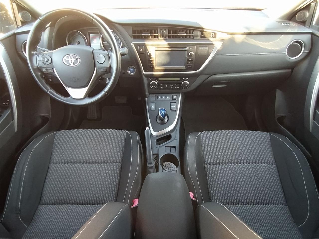 TOYOTA Auris Touring Sports 1.8 Hybrid Active Elettrica/Benzina usato