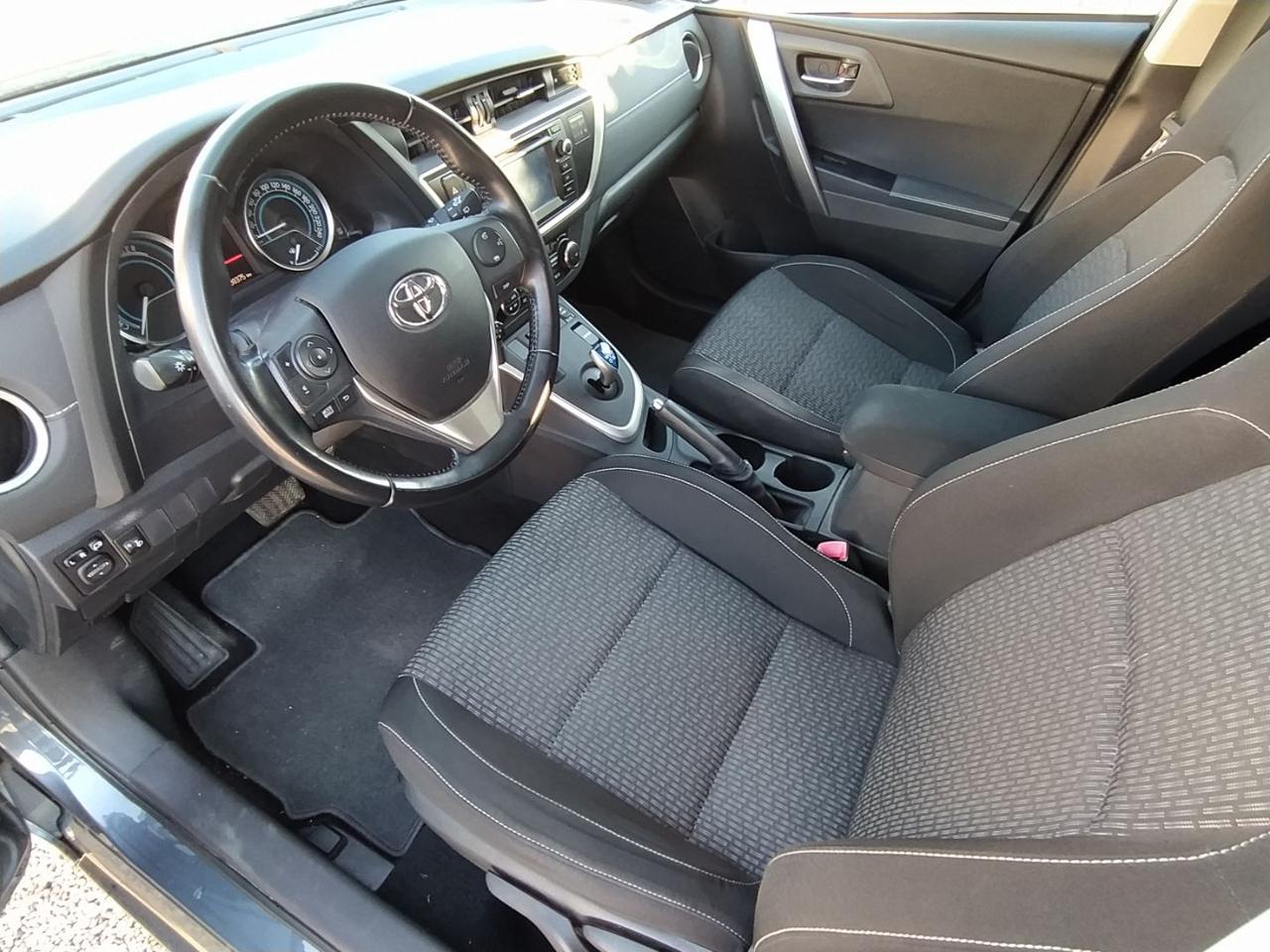 TOYOTA Auris Touring Sports 1.8 Hybrid Active Elettrica/Benzina usato