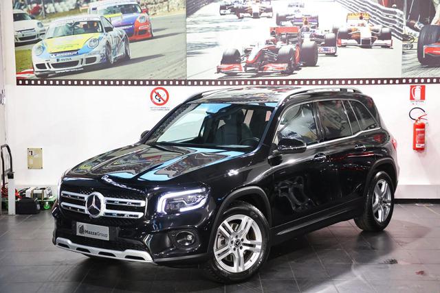 MERCEDES-BENZ GLB 200 Nero Cosmo metallizzato