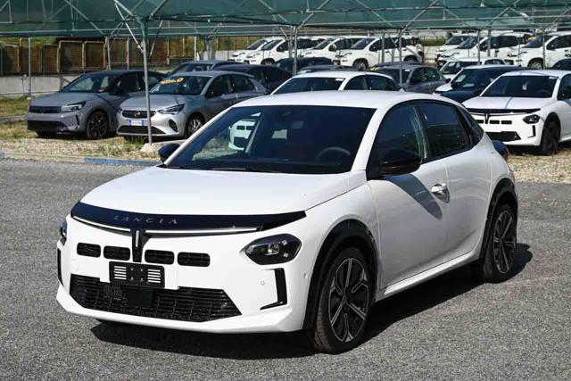 lancia ypsilon hybrid e-dct lx usata