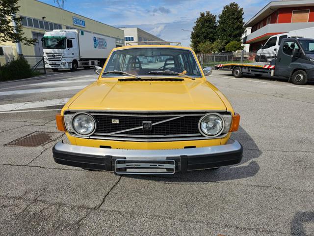 VOLVO 145 Giallo pastello
