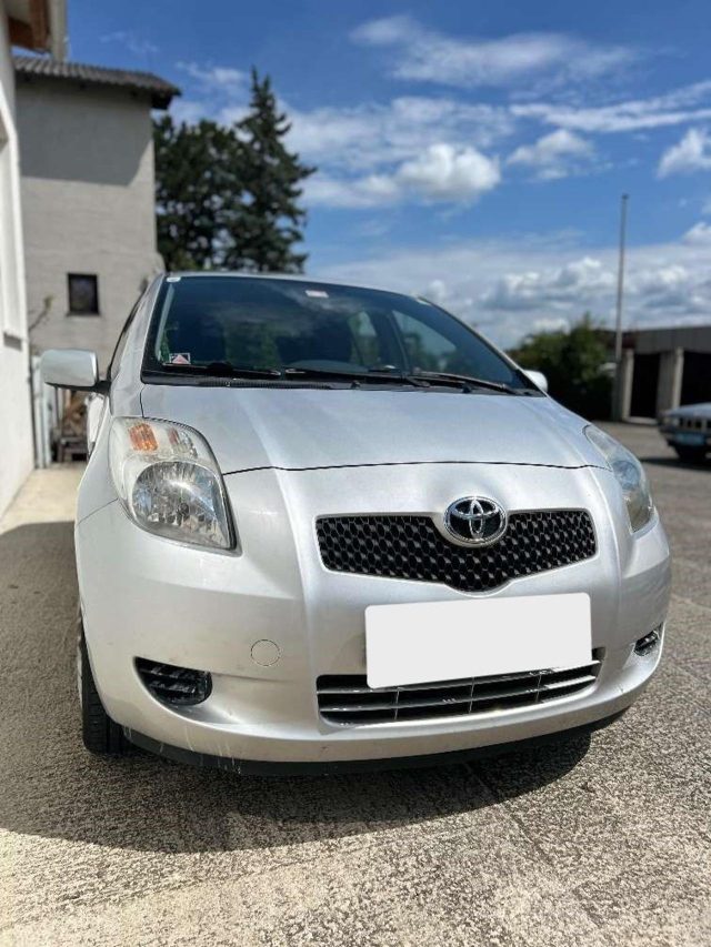 toyota yaris 1.0 5 porte usata