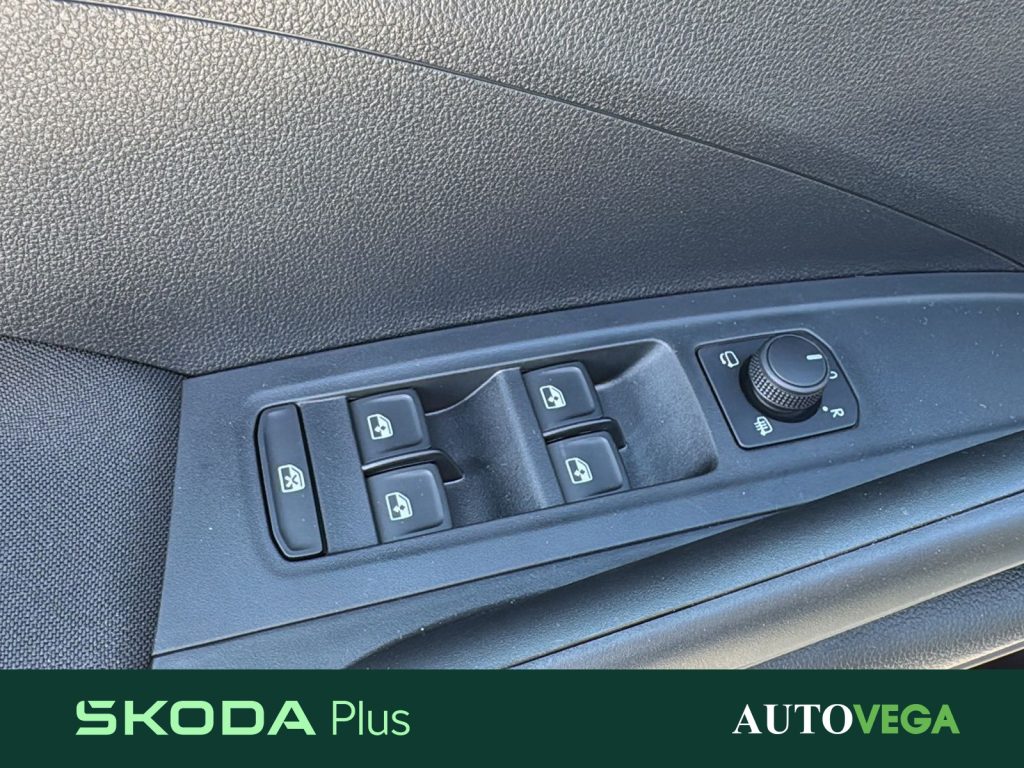 immagine km0 SKODA Fabia 1.0 tsi young edition 95cv