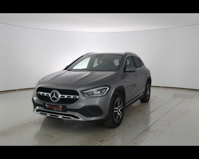 mercedes-benz gla 250 e eq-power automatic sport plus usata