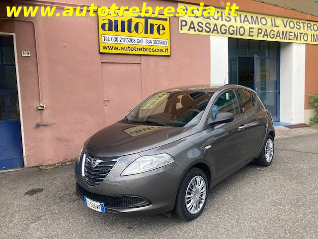 lancia ypsilon 1.2 69 cv 5 porte silver usata
