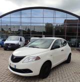Vai alla scheda del veicolo LANCIA Ypsilon 1.2 69 CV 5 porte S&S Elefantino Blu