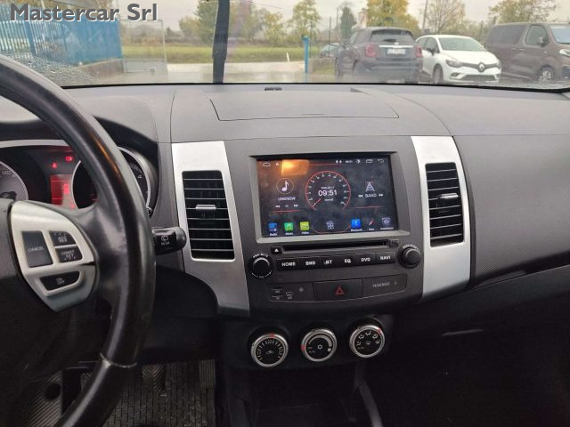 mitsubishi outlander usata