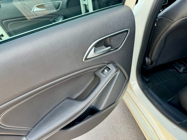 MERCEDES-BENZ A 180 D AUTOMATIC SPORT - foto 21