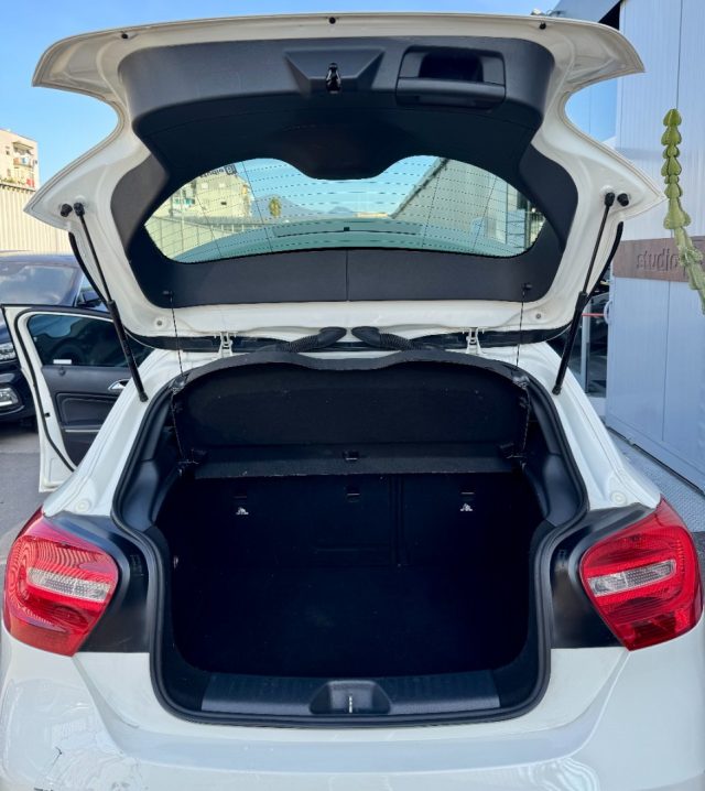 MERCEDES-BENZ A 180 D AUTOMATIC SPORT - foto 25