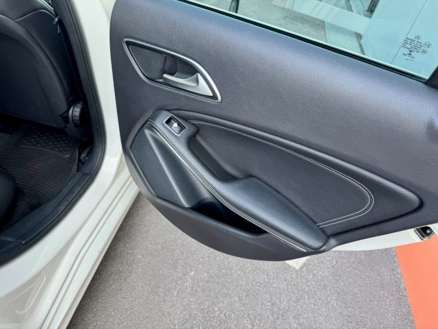 MERCEDES-BENZ A 180 D AUTOMATIC SPORT - foto 22