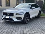 VOLVO V60 Cross Country B4 (d) AWD Mild Hybrid Geartronic Bus. Pro Line