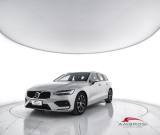 VOLVO V60 D3 Momentum R-design