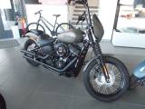 HARLEY-DAVIDSON Softail Street Bob 107