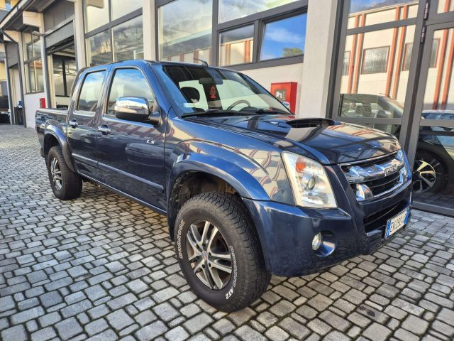 isuzu d-max d-max 3.0 td ls 4x4 cambio autom - gancio traino usata