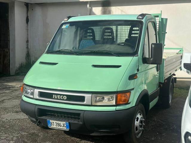 iveco daily 35c9p/bar.tor.2.8d pl-rg cabinato usata