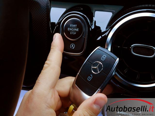 MERCEDES-BENZ CLA 200 usata, con Airbag testa