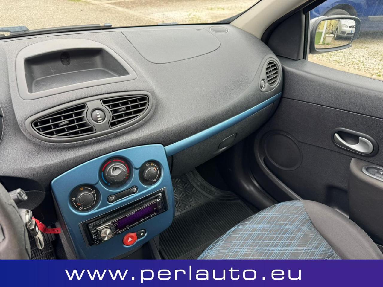 RENAULT Clio 1.2 16V 5 porte Le Iene - 9