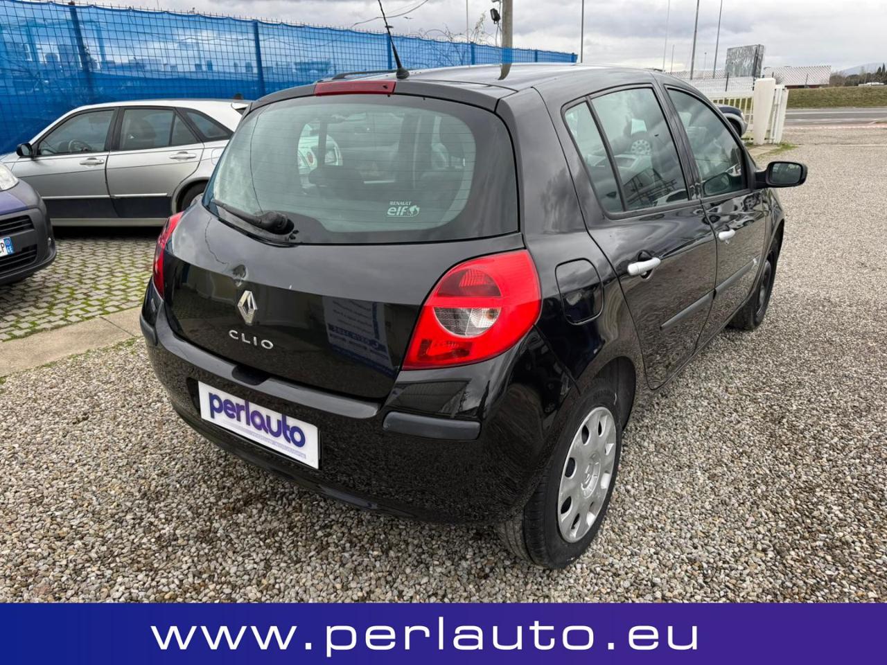RENAULT Clio 1.2 16V 5 porte Le Iene - 6
