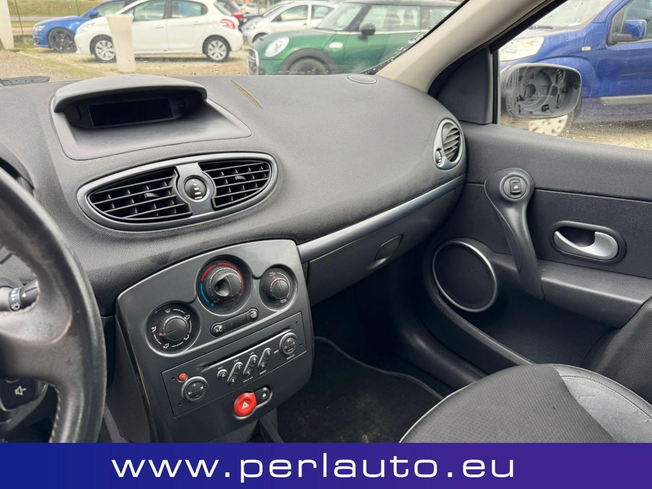 RENAULT Clio 1.2 16V 5 porte - 9