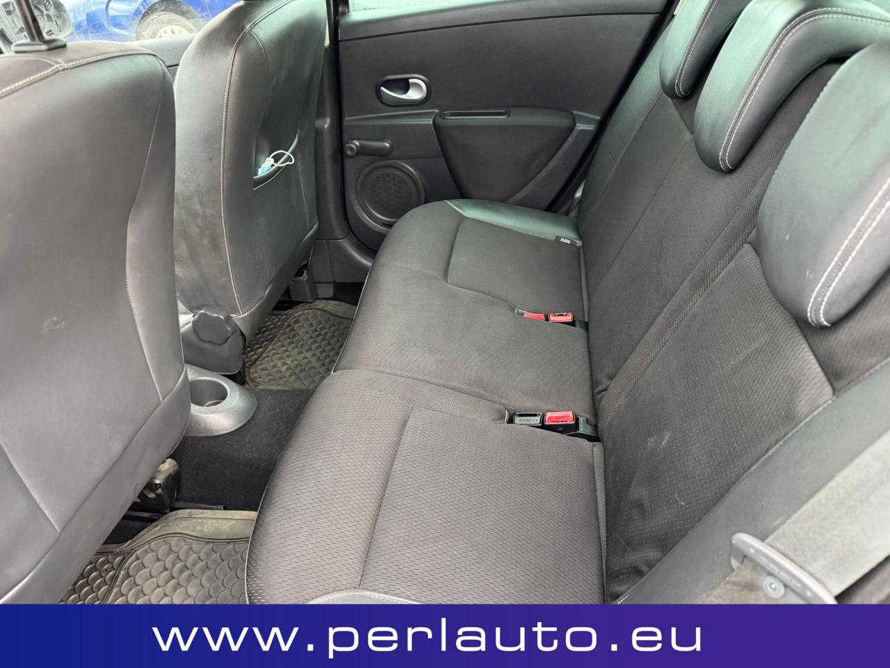 RENAULT Clio 1.2 16V 5 porte - 13