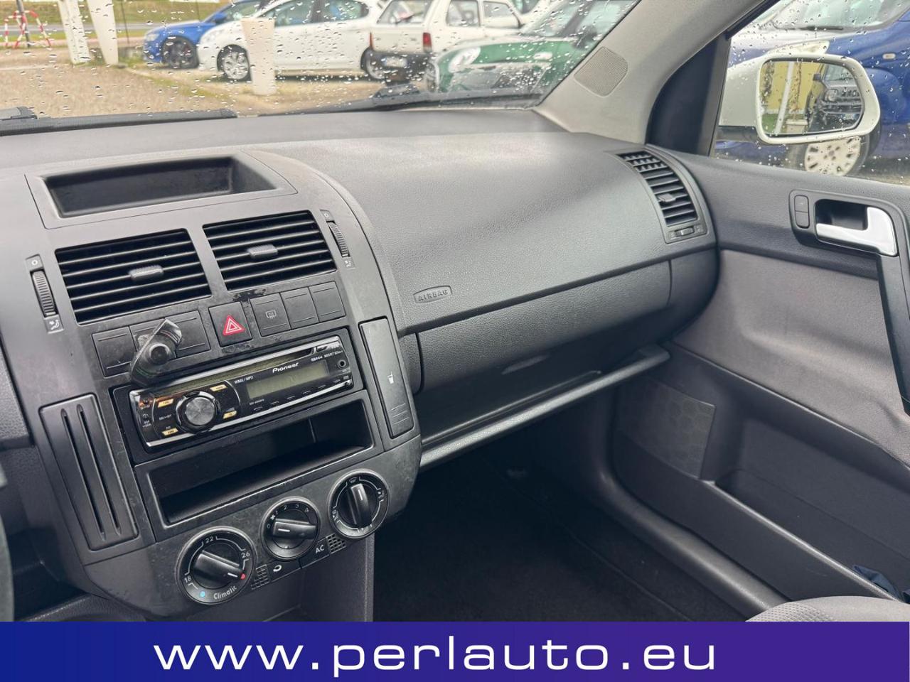 VOLKSWAGEN Polo 1.4/80CV 16V 5p. aut. Comfortline - 9