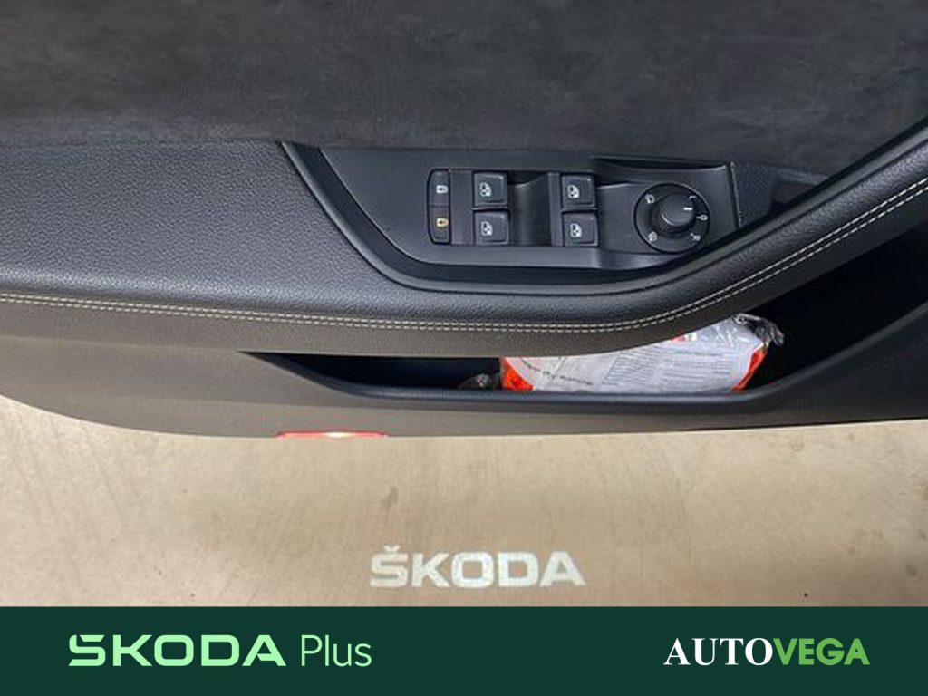 immagine usato SKODA Superb wagon 2.0 tdi evo sportline 150cv dsg