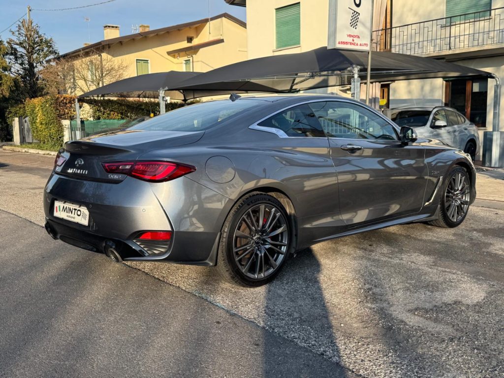 INFINITI Q60 Dettagli