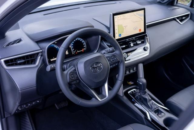 TOYOTA COROLLA CROSS FULL HYBRID 2.0 200 MY26 PREMIUM - foto 16