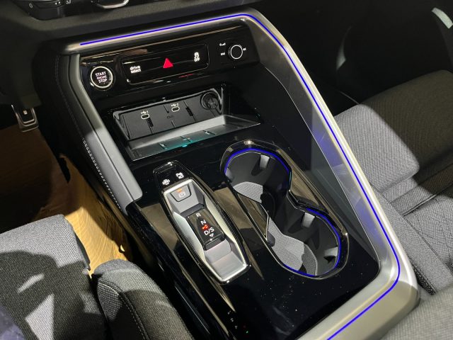 AUDI Q5 usata, con Volante in pelle