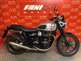 TRIUMPH Street Twin -