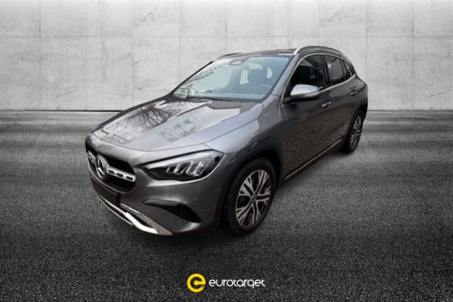 MERCEDES-BENZ GLA 180 Elettrica/Benzina 2024 usata