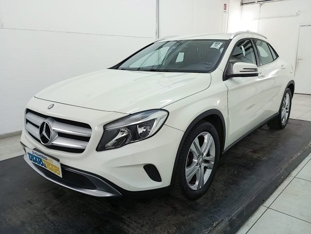 MERCEDES-BENZ GLA 200 Diesel 2015 usata, Pescara