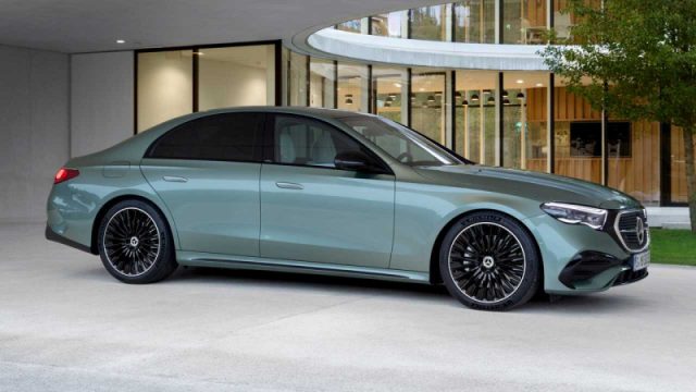 MERCEDES-BENZ E 300 E HYBRID EQ 4MATIC AMG LINE PREM - foto 4