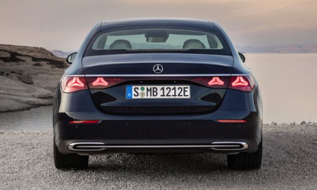 MERCEDES-BENZ E 300 DE HYBRID EQ 4MATIC AMG LINE PRE - foto 8