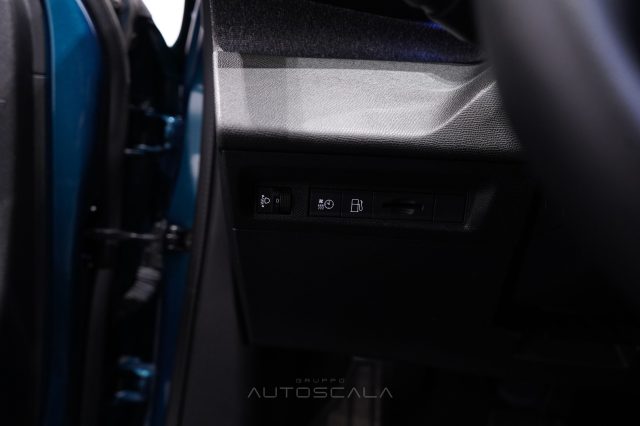 PEUGEOT 408 1.6 HYBRID 180 E-EAT8 ALLURE PAC - foto 13