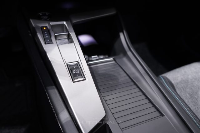 PEUGEOT 408 1.6 HYBRID 180 E-EAT8 ALLURE PAC - foto 20