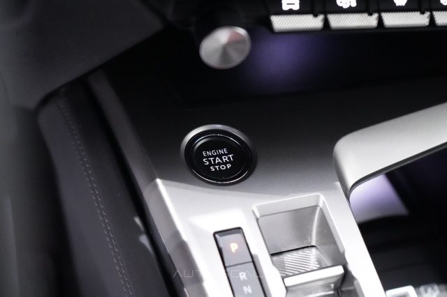 PEUGEOT 408 1.6 HYBRID 180 E-EAT8 ALLURE PAC - foto 23