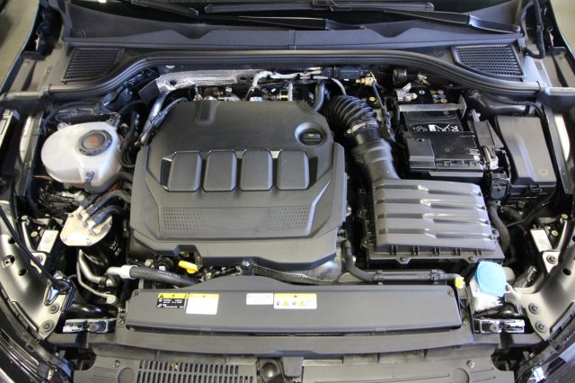 VOLKSWAGEN GOLF 8.5 2.0 TDI 150 CV DSG STYLE - P - foto 9