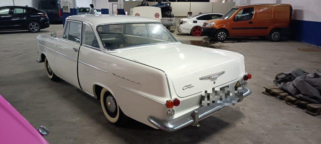 Immagine di OPEL Rekord OLYMPIA COUPE 1700 del 01/1962 km 70531