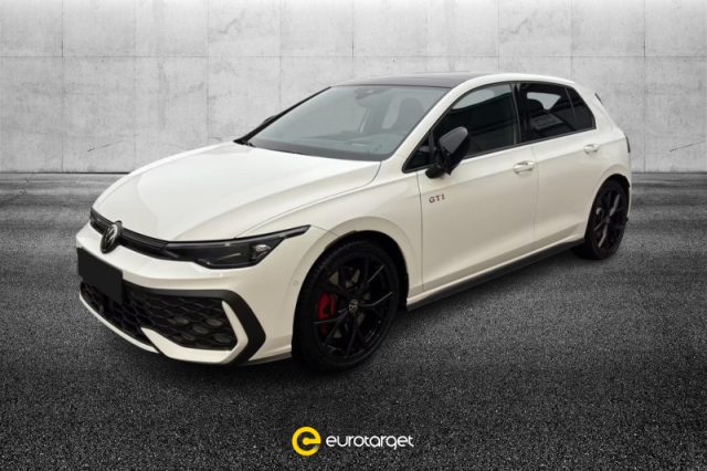 VOLKSWAGEN Golf Benzina 2024 usata