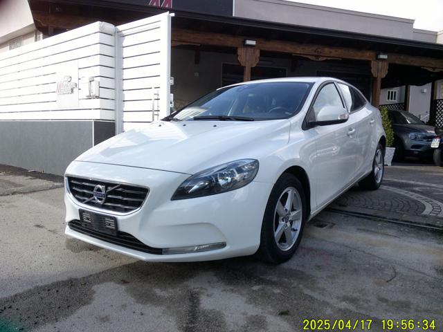 volvo v40 d2 usata