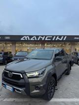 TOYOTA Hilux 2.8 D A/T 4WD 4 porte Double Cab Invincible