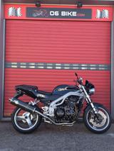 TRIUMPH Speed Triple 955i .