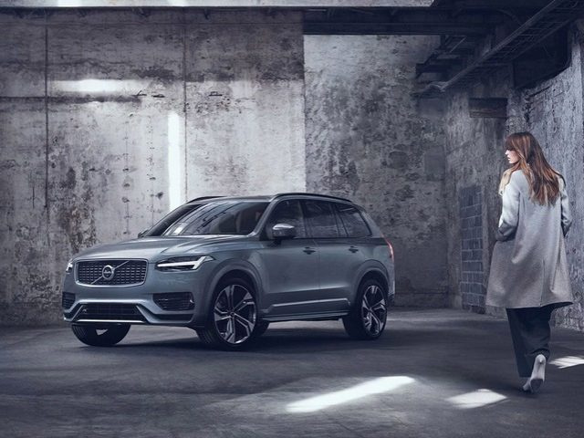 volvo xc90 b5 d awd geartronic 7 posti r-design tetto panor usata