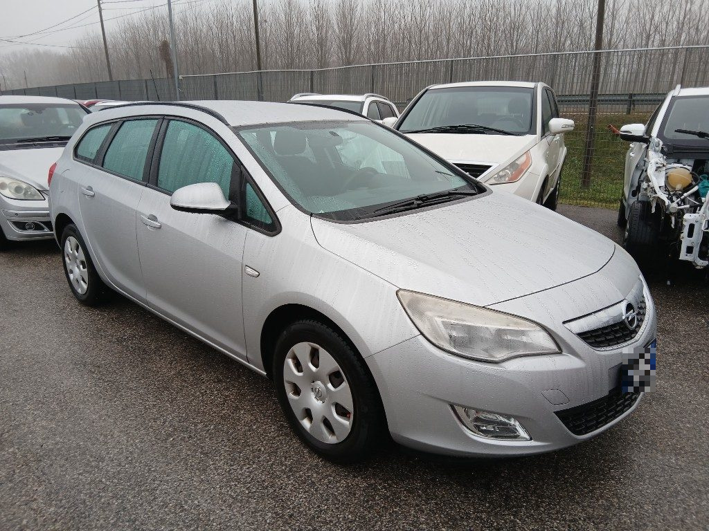Immagine di OPEL Astra 1.7 CDTI 110CV Sports Tourer del 04/2012 km 264126