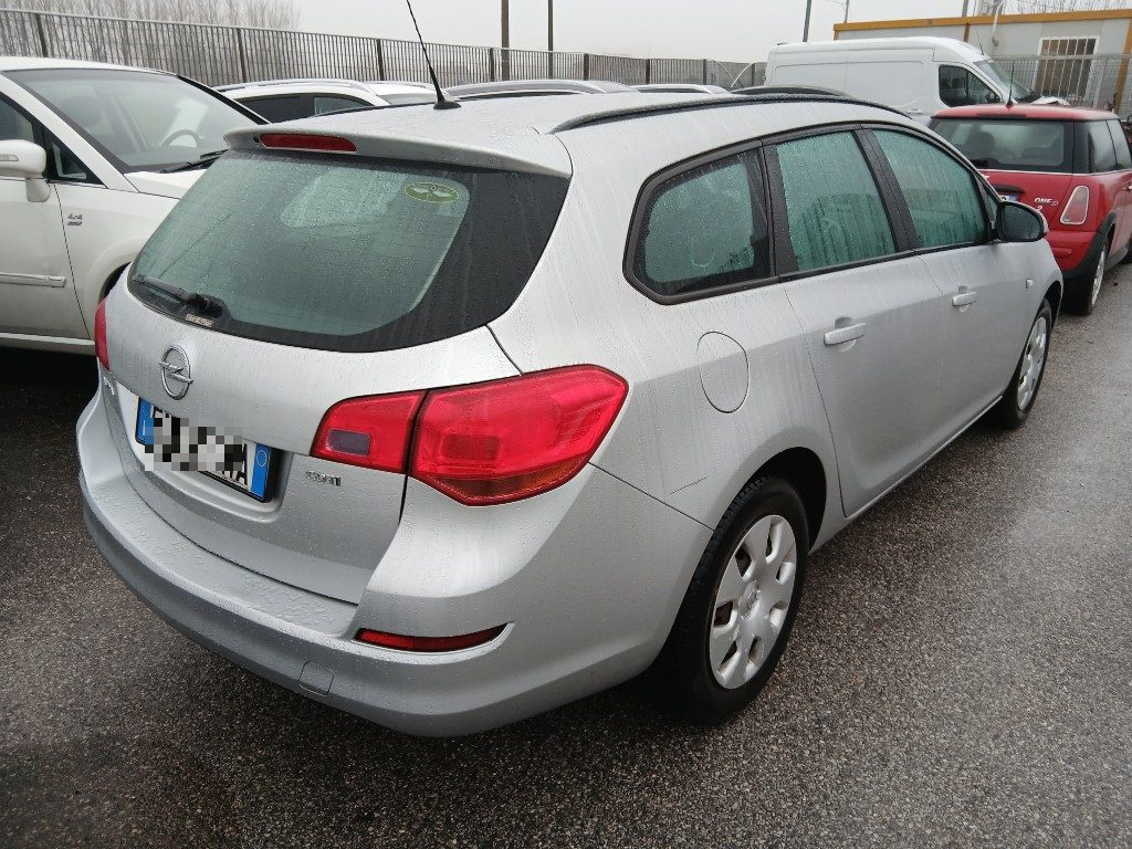 Immagine di OPEL Astra 1.7 CDTI 110CV Sports Tourer del 04/2012 km 264126