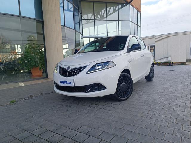 lancia ypsilon 1.0 firefly 5 porte ss hybrid ecochic silver usata