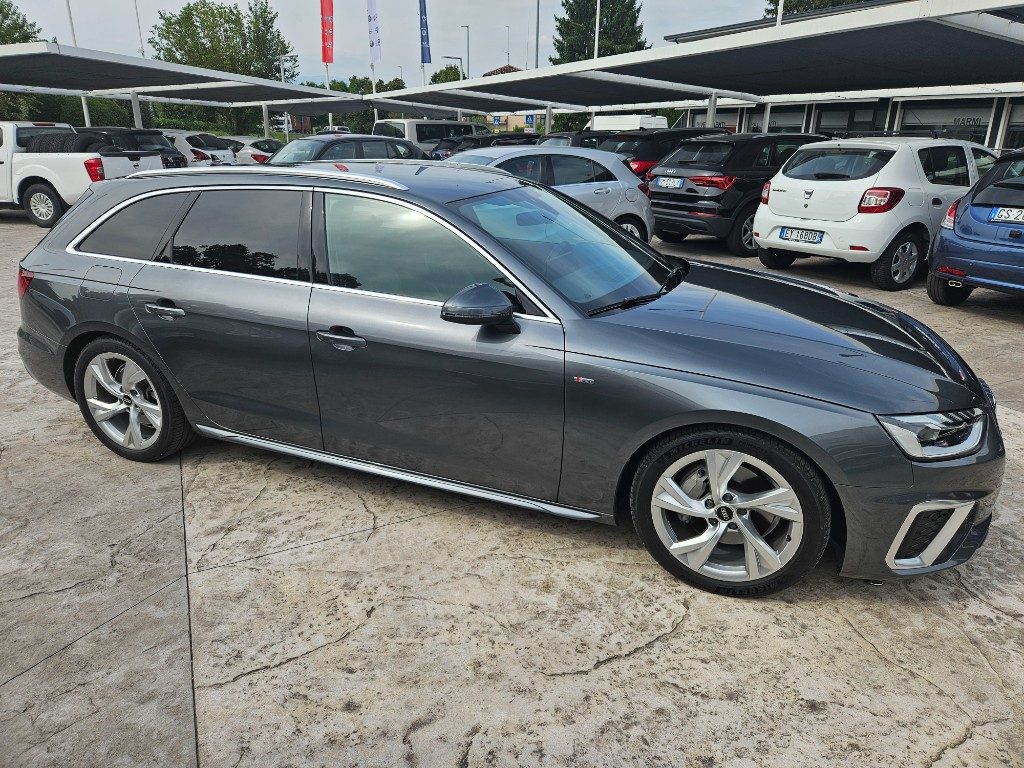 AUDI A4 Avant 40 TDI quattro S tronic S line edition - 24