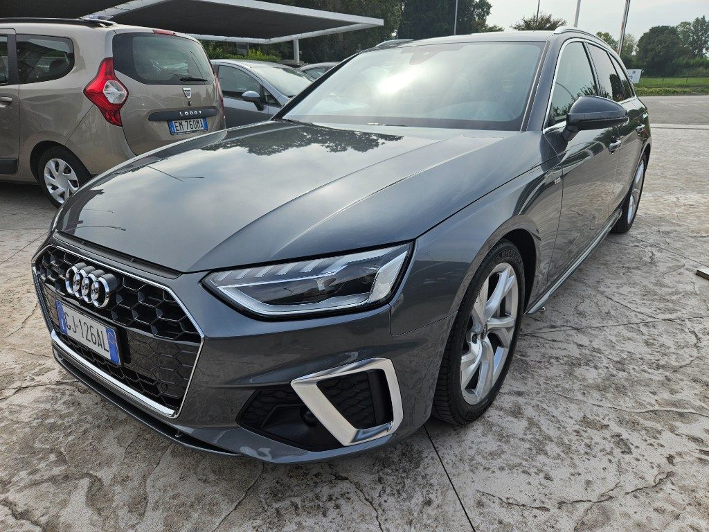 AUDI A4 Avant 40 TDI quattro S tronic S line edition - 26