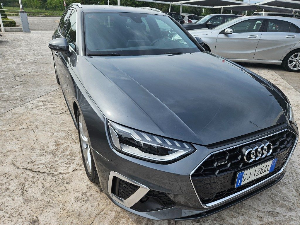 AUDI A4 Avant 40 TDI quattro S tronic S line edition - 12